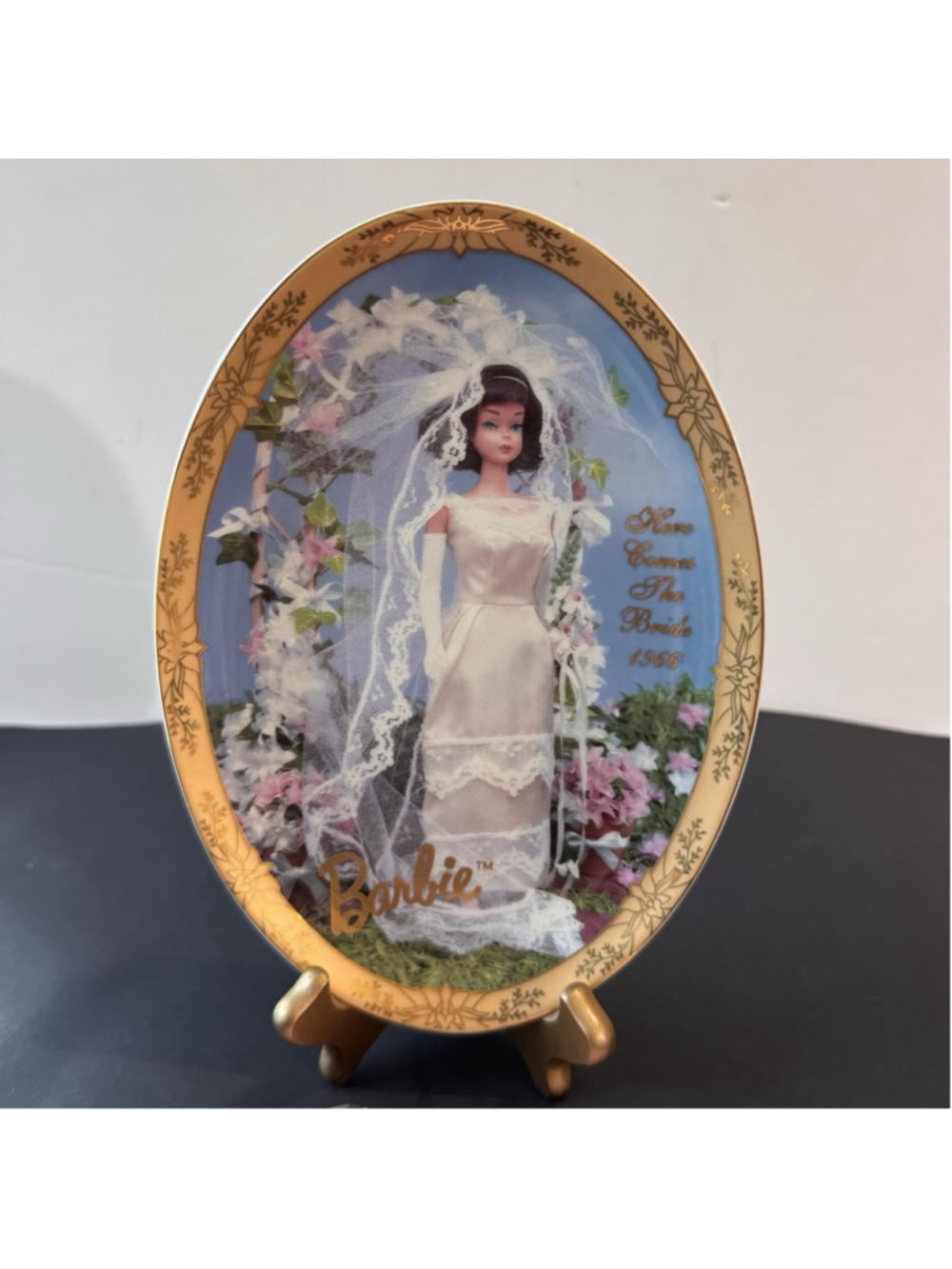 Vtg Enesco BARBIE Here Comes The Bride 1966 Collector's Oval Plate With Love